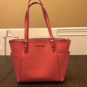 Like new. Michael Kors Handbag